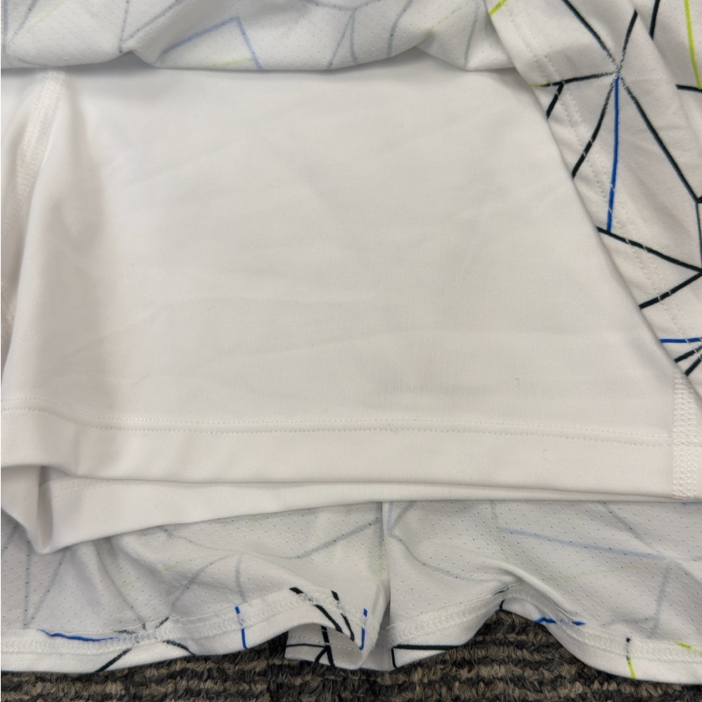 Xersion White Skort white Xersion athletic skort with a geometric pattern. Xxl - Picture 3 of 8